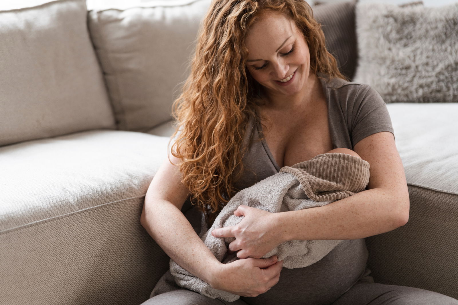 Maternity T-shirt Glow hazel brown - M - With nursing function