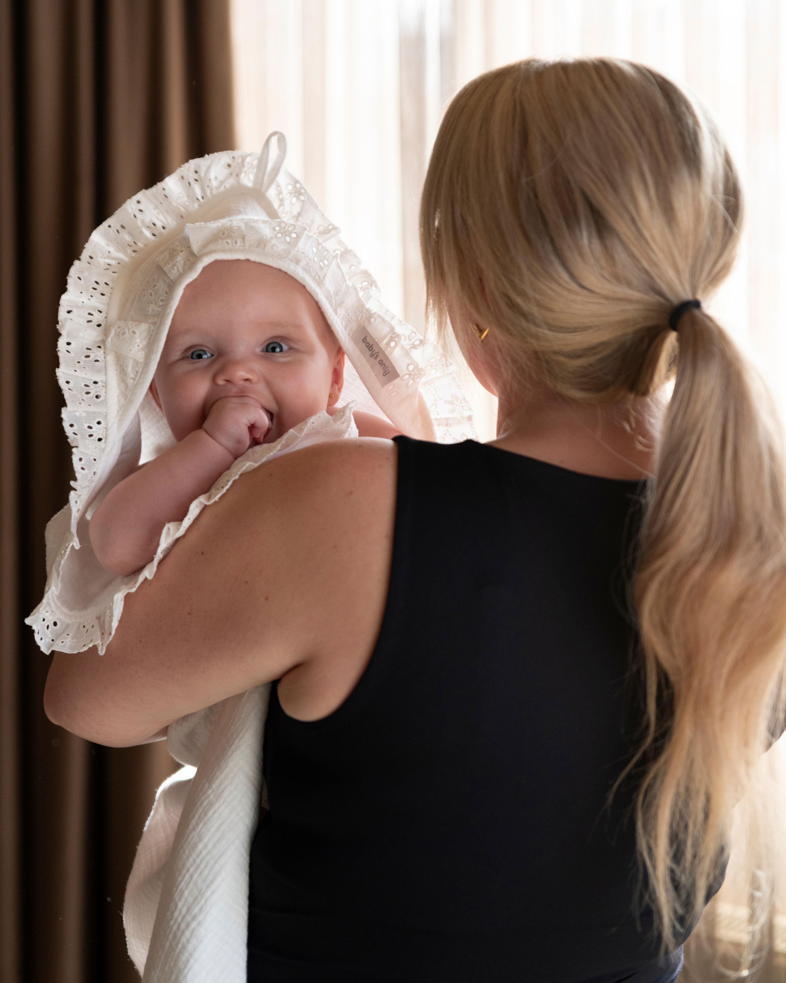 Hooded baby blanket Calm white