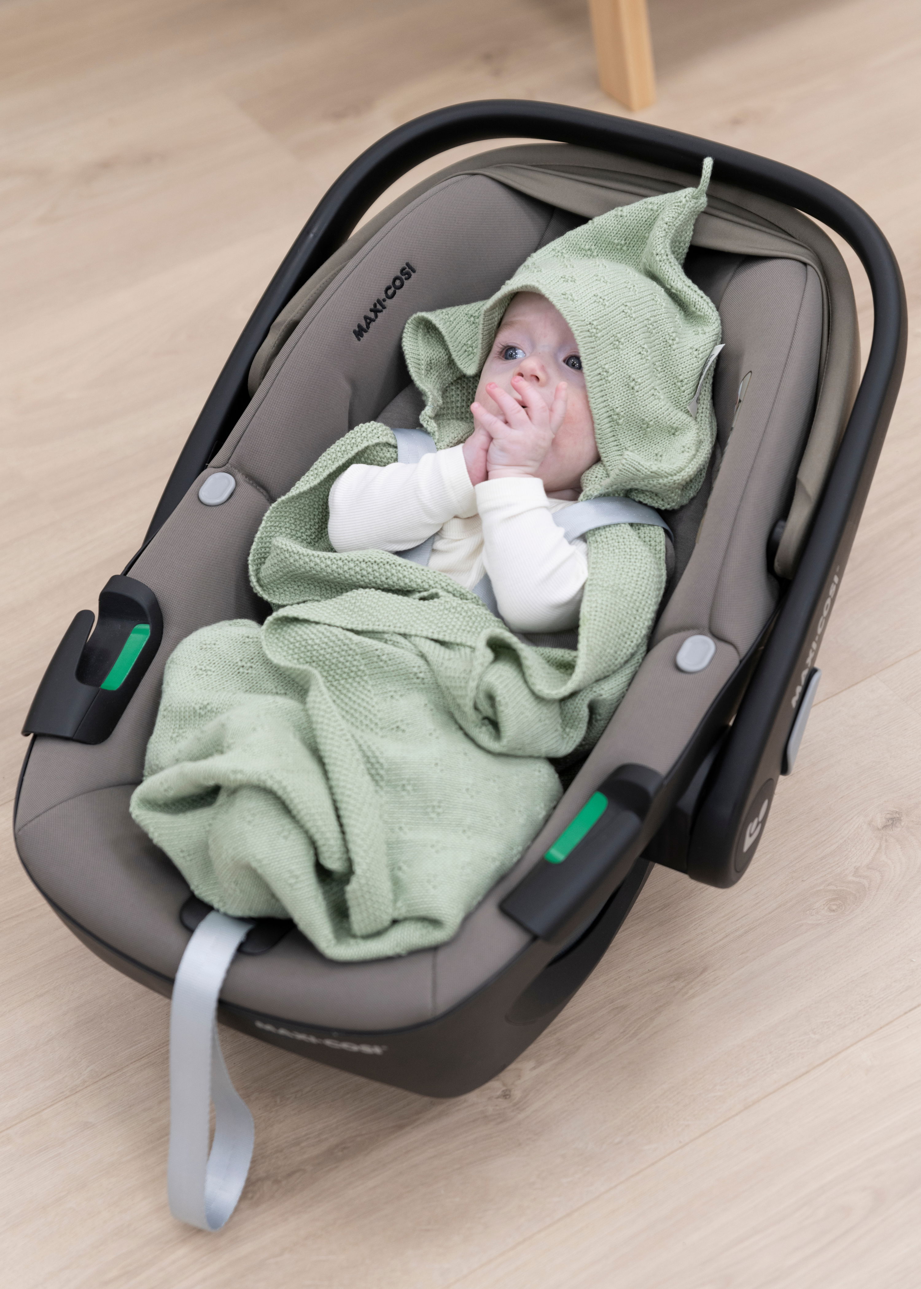 Hooded baby blanket Mood laurel green