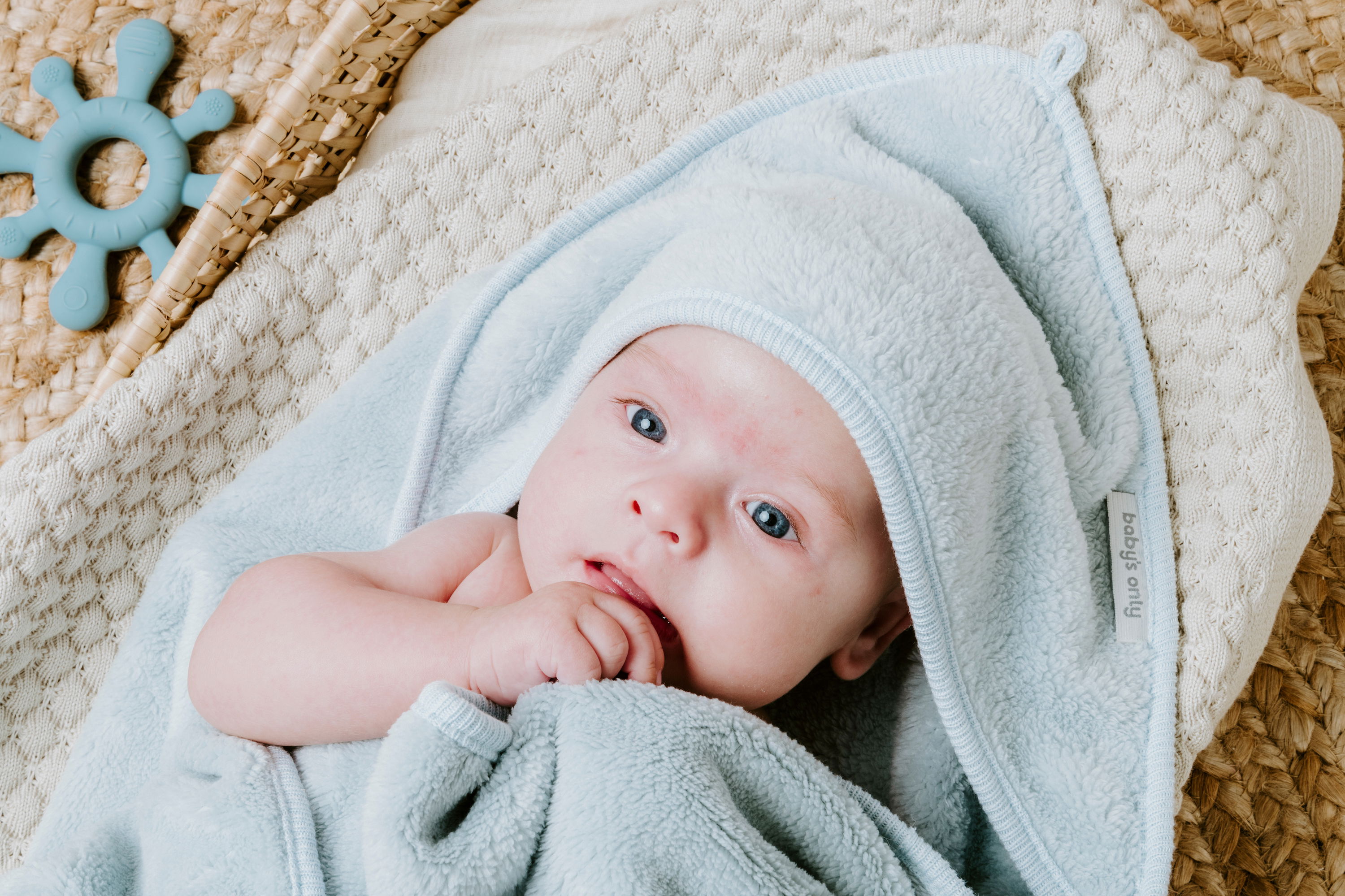 Hooded baby blanket Cozy misty blue