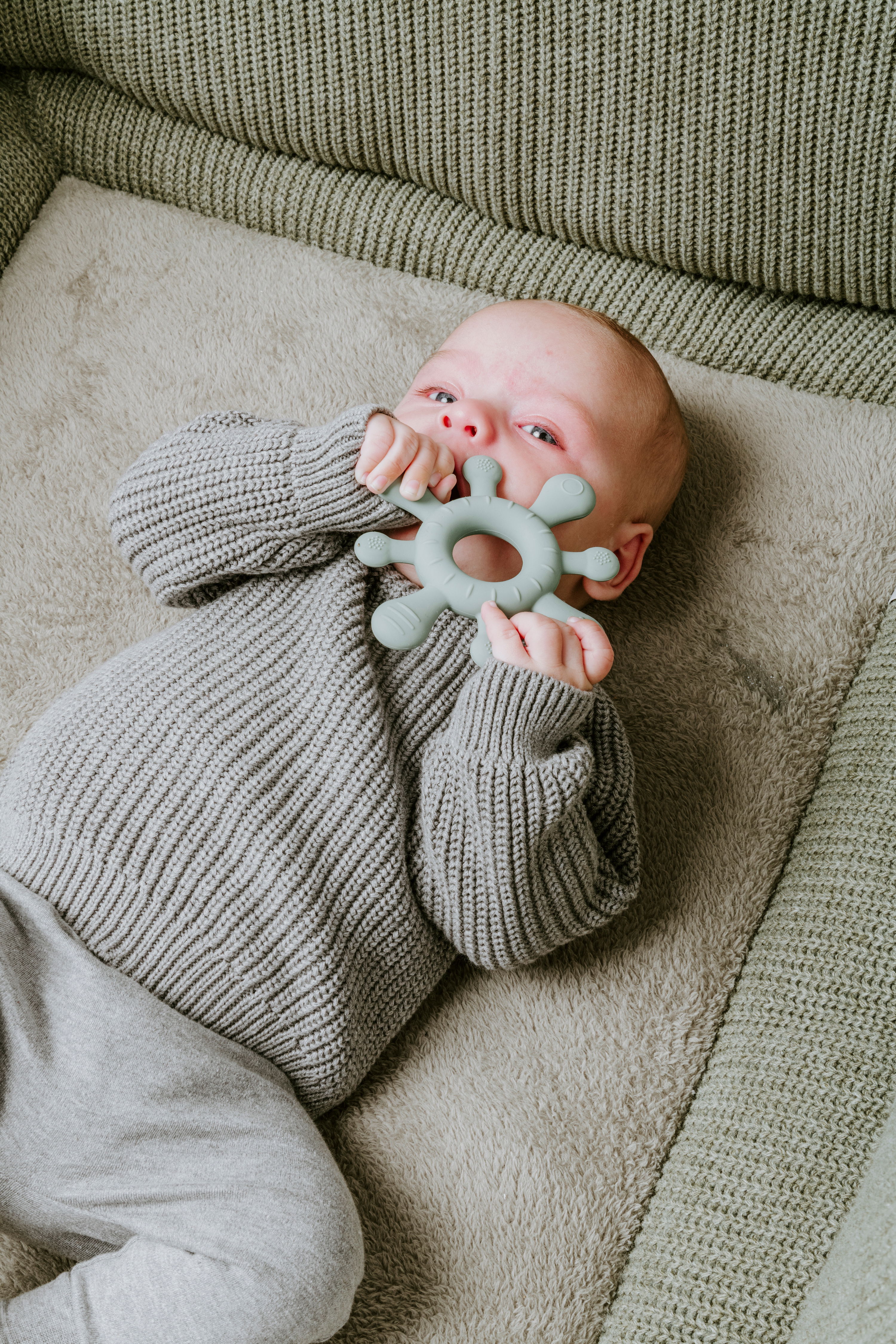 Teething ring blossom vintage blue