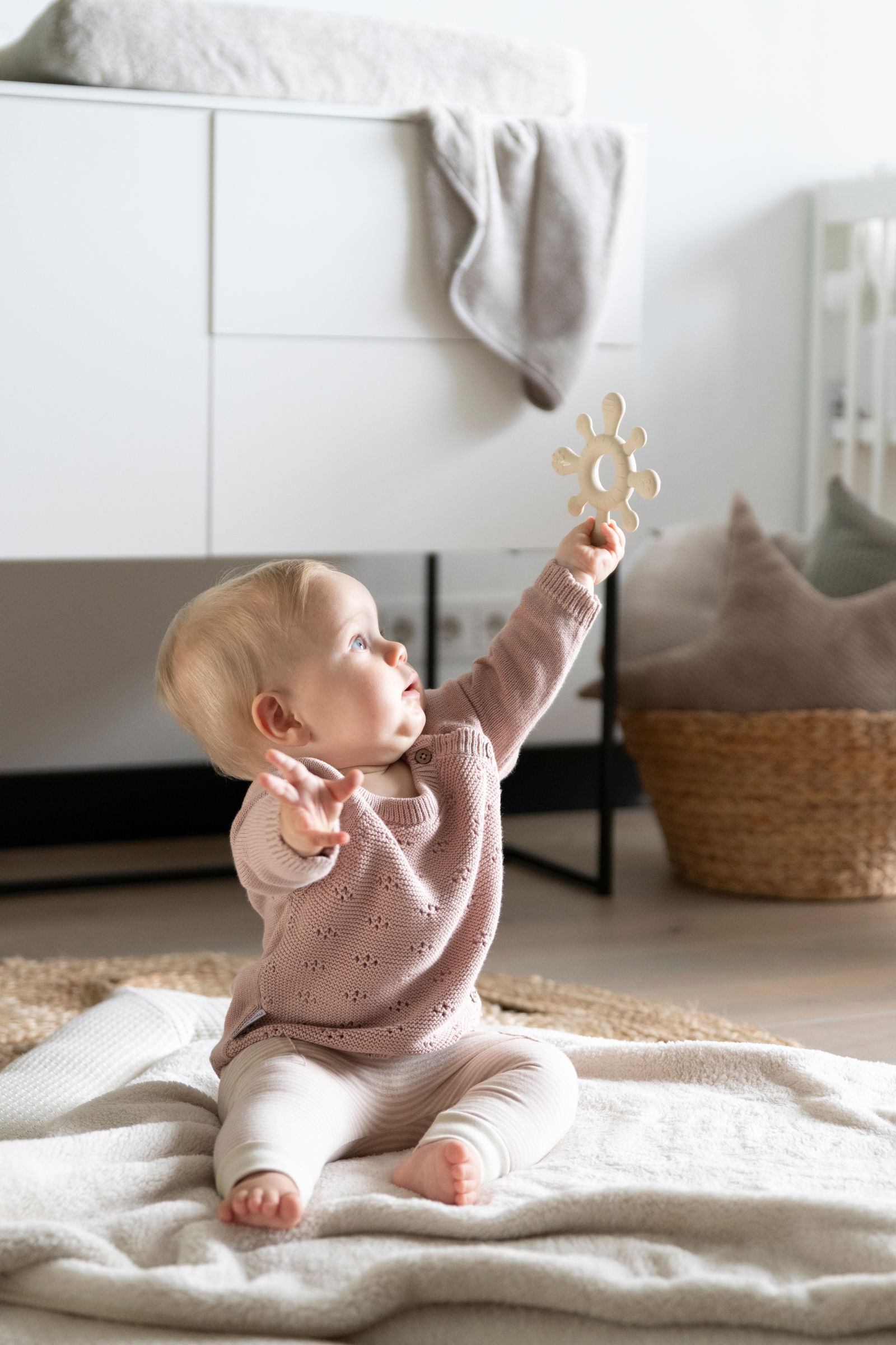 Teething ring blossom warm linen