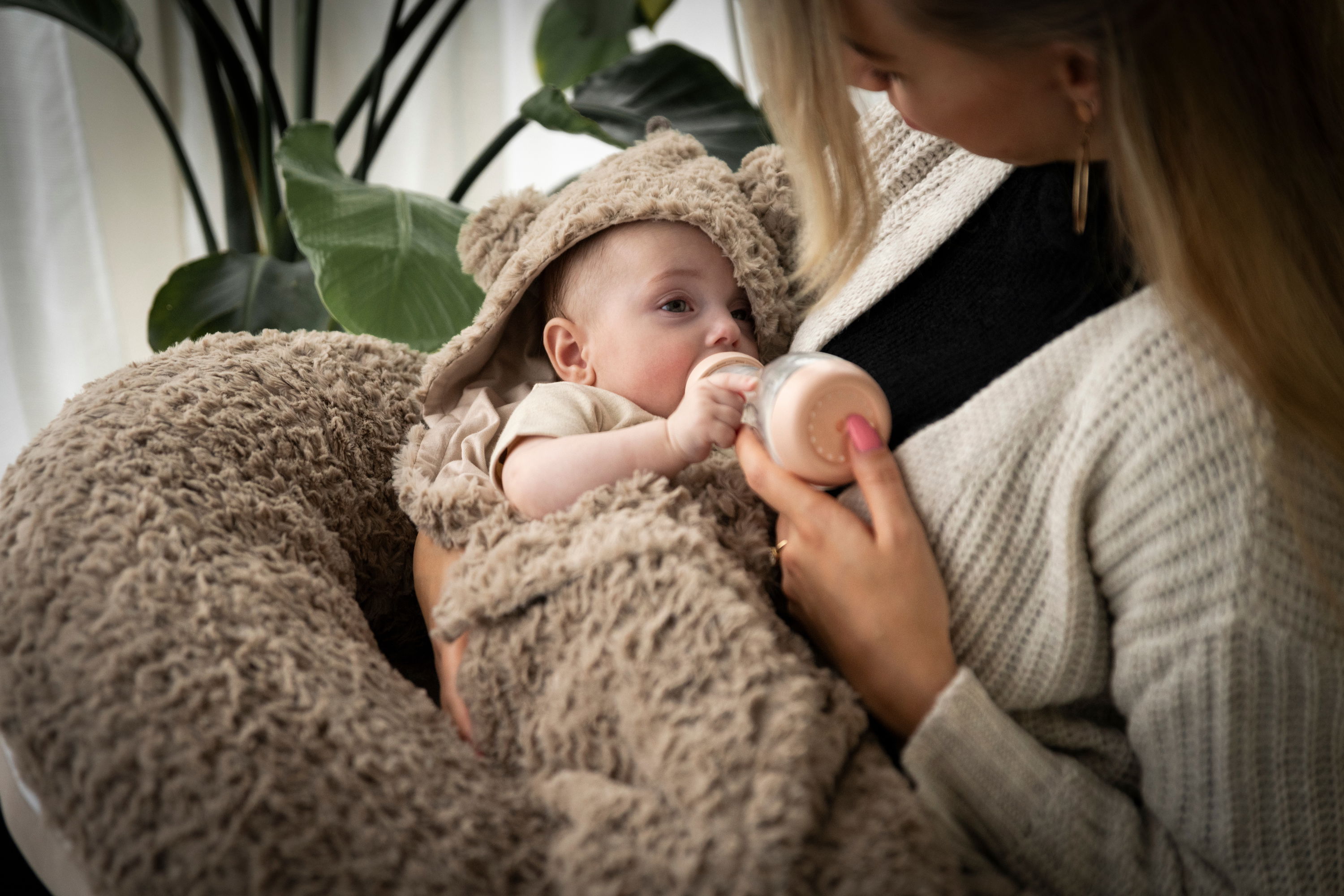 Hooded baby blanket Snow taupe - with ears