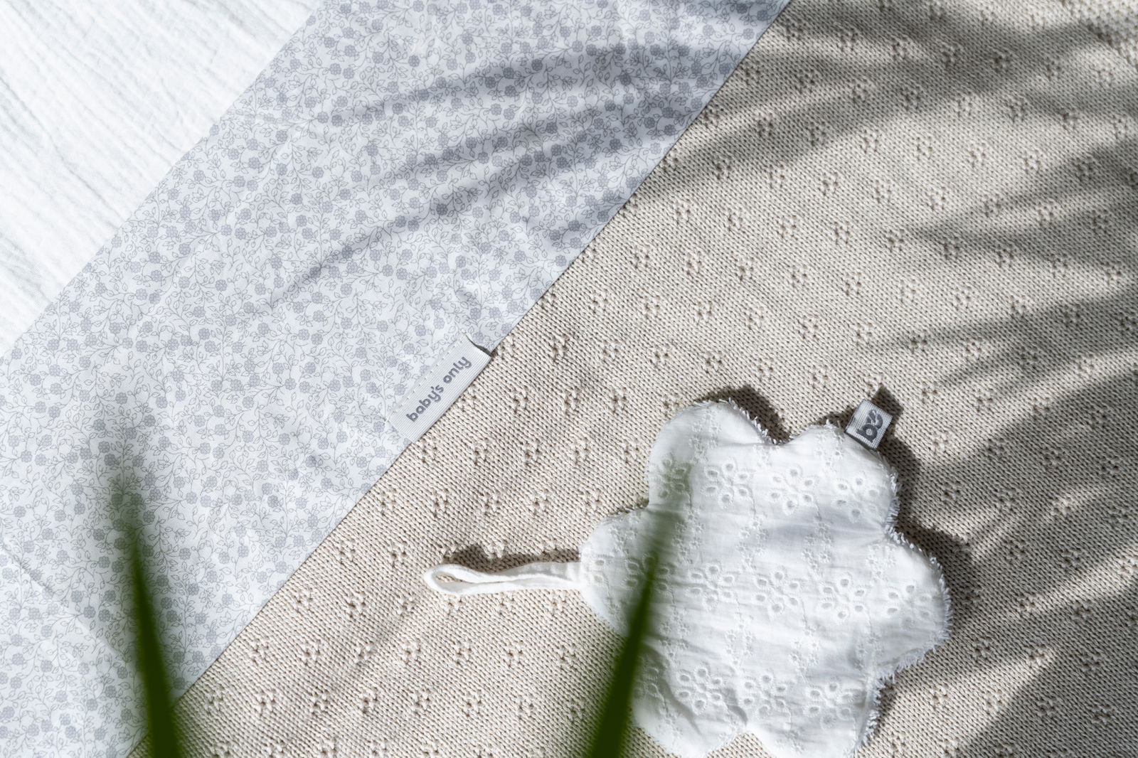Drap lit bébé Flower nordic blue